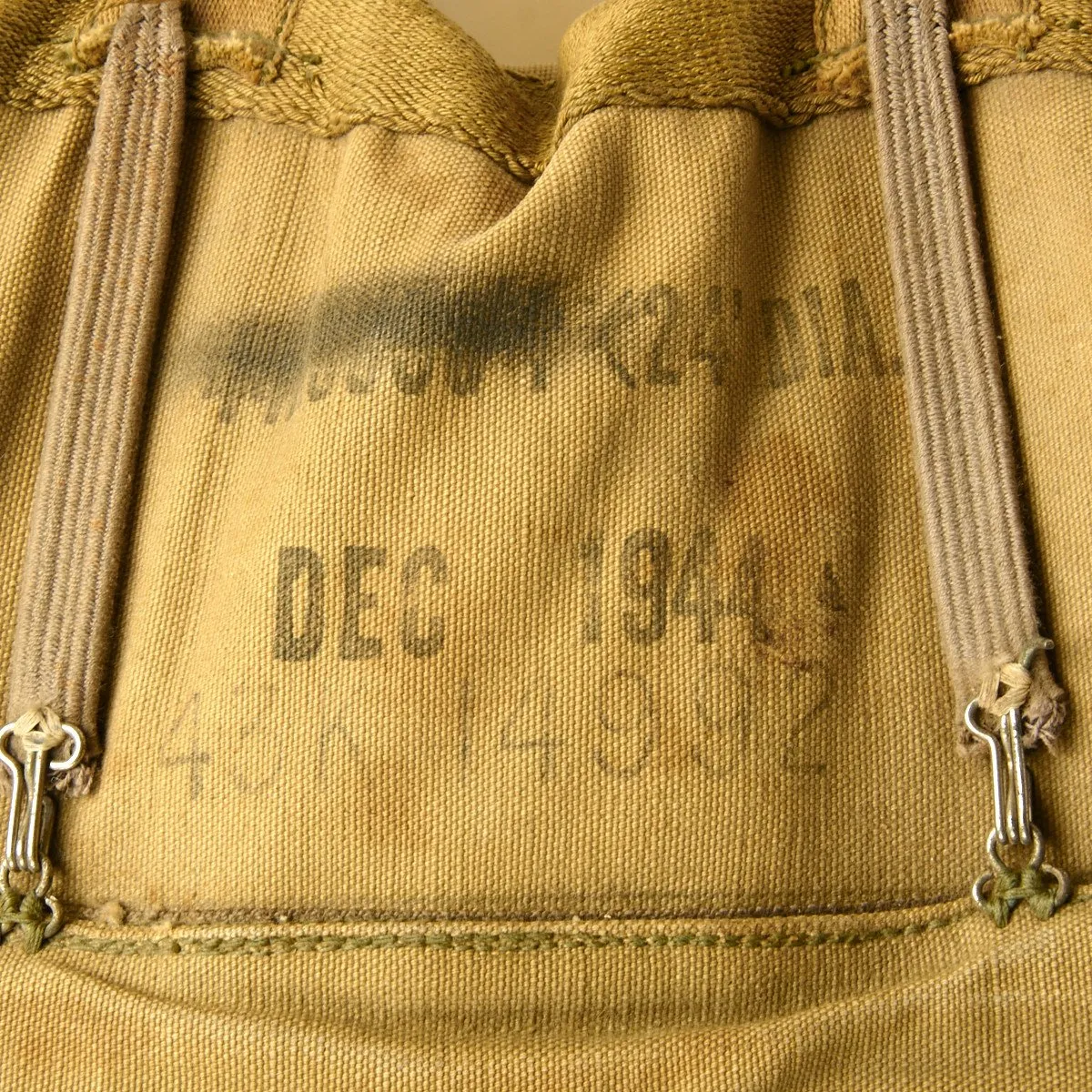 Original U.S. WWII USAAF Pilot B-9 Parachute by Reliance Mfg. Co. Dated 1944